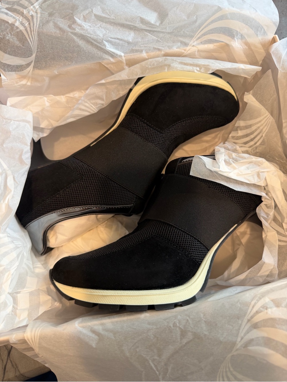 NWT NIB Sneex Icon Celebrity Favorite  Women’s Slip-On Heels Sneakers Black - Picture 13 of 15